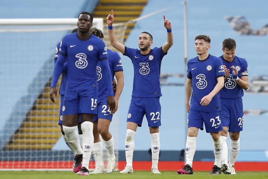 تاريخ مواجهات الأهلي والهلال السعوديصراع العمالقة في الكرة العربية